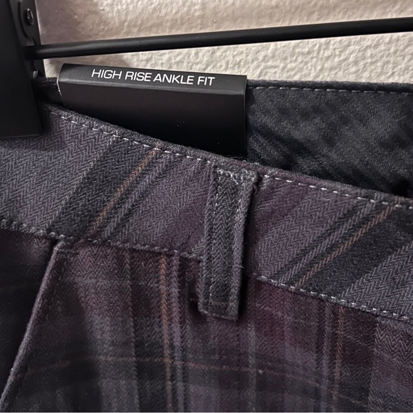 VOLCOM HIGH RISE. ANKLE FIT PANTS - Picture 4 of 7